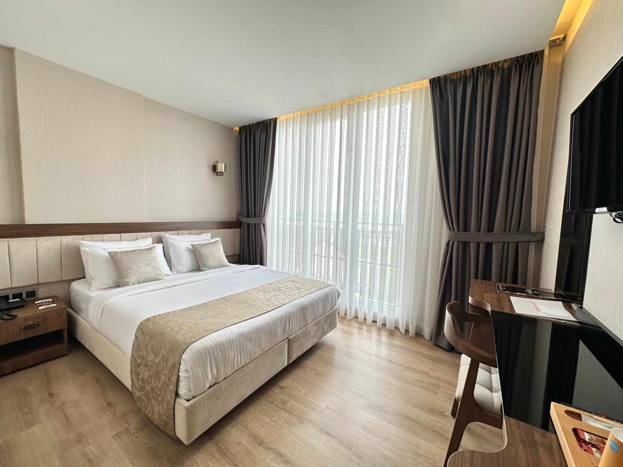 Trademark Collection By Wyndham Operla Airport Hotels Arnavutkoy Exterior foto